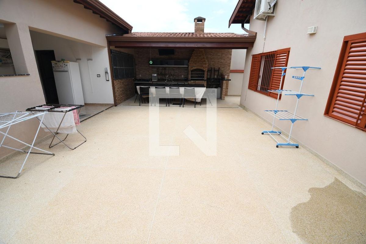 Casa à Venda - Barão Geraldo - Centro, 3 Quartos,  200 m2 em , Campinas - sp | SoloBR