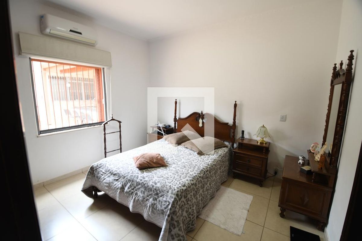 Casa à Venda - Barão Geraldo - Centro, 3 Quartos,  200 m2 em , Campinas - sp | SoloBR