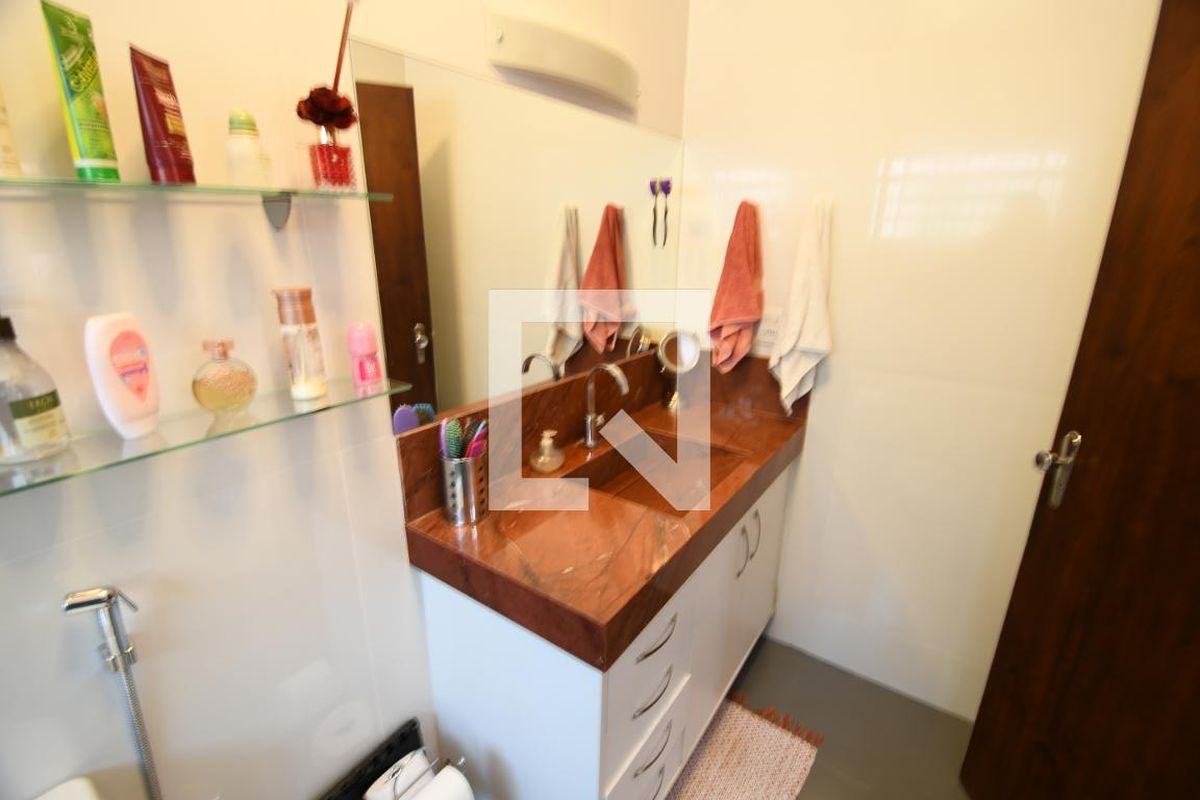 Casa à Venda - Barão Geraldo - Centro, 3 Quartos,  200 m2 em , Campinas - sp | SoloBR