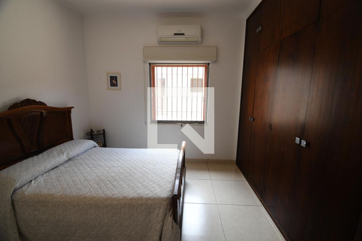 Casa à Venda - Barão Geraldo - Centro, 3 Quartos,  200 m2 em , Campinas - sp | SoloBR