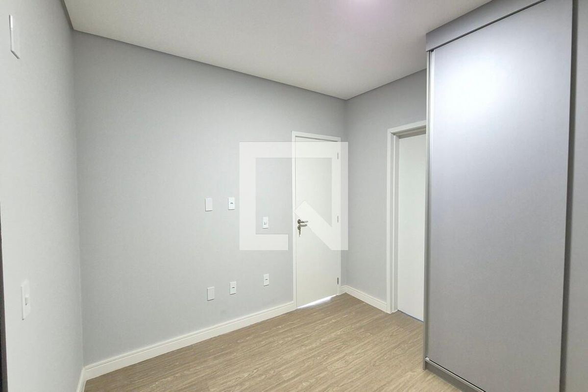 Casa à Venda - Swiss Park, 3 Quartos,  280 m2 em , Campinas - sp | SoloBR