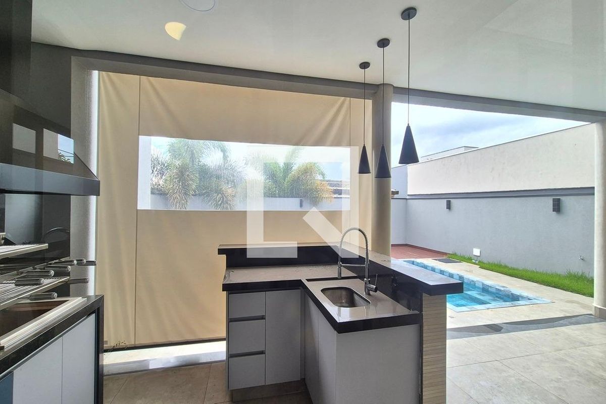 Casa à Venda - Swiss Park, 3 Quartos,  280 m2 em , Campinas - sp | SoloBR