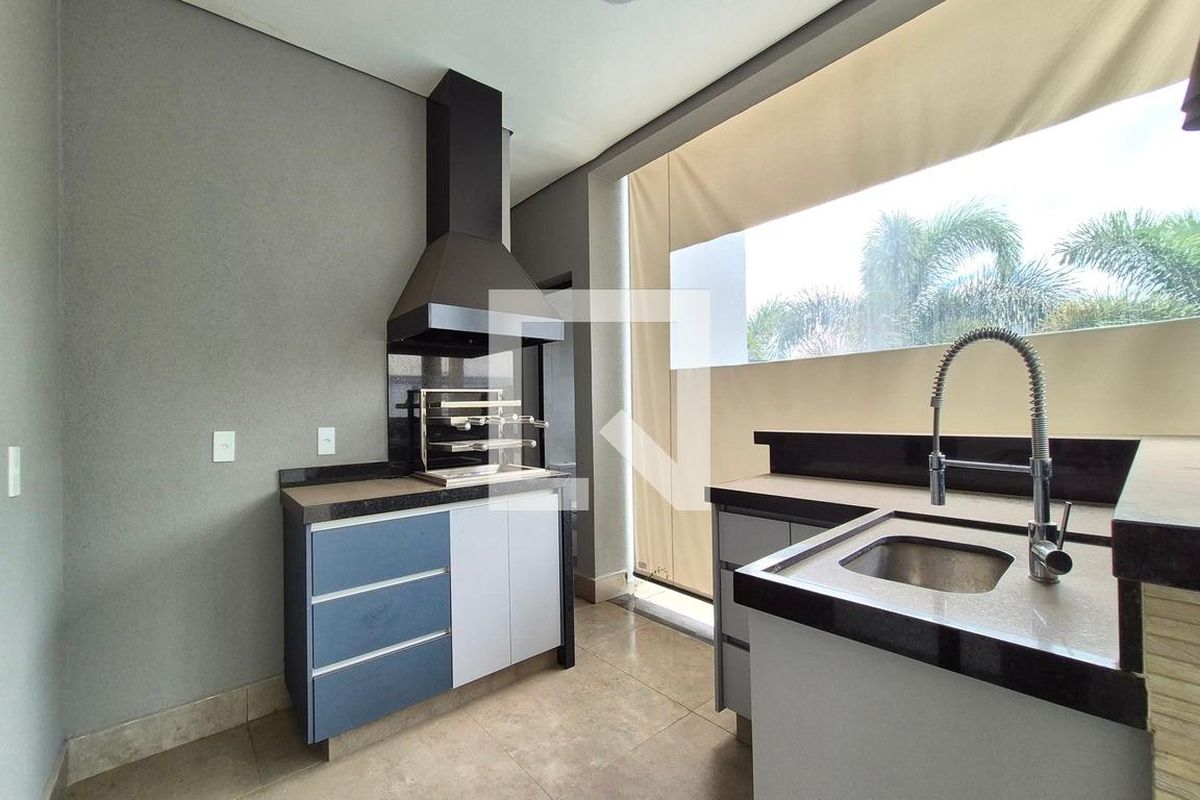 Casa à Venda - Swiss Park, 3 Quartos,  280 m2 em , Campinas - sp | SoloBR