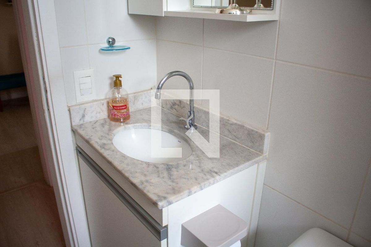 Casa à Venda - Jardim do Lago, 2 Quartos,  50 m2 em , Campinas - sp | SoloBR