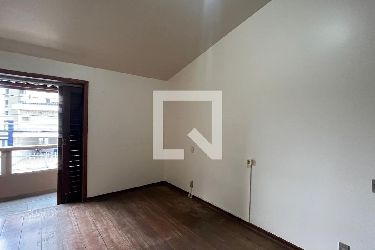 Casa à Venda - Guanabara, 5 Quartos,  345 m2 em , Campinas - sp | SoloBR