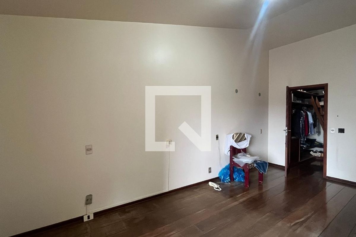 Casa à Venda - Guanabara, 5 Quartos,  345 m2 em , Campinas - sp | SoloBR