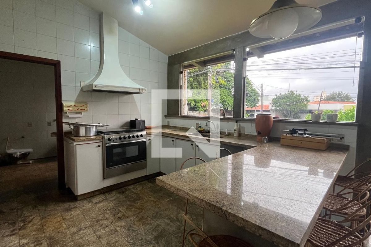 Casa à Venda - Guanabara, 5 Quartos,  345 m2 em , Campinas - sp | SoloBR