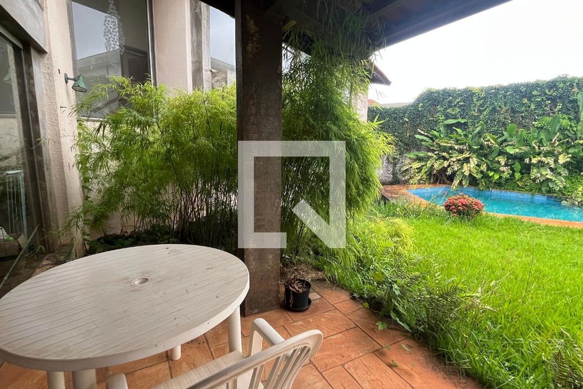 Casa à Venda - Guanabara, 5 Quartos,  345 m2 em , Campinas - sp | SoloBR