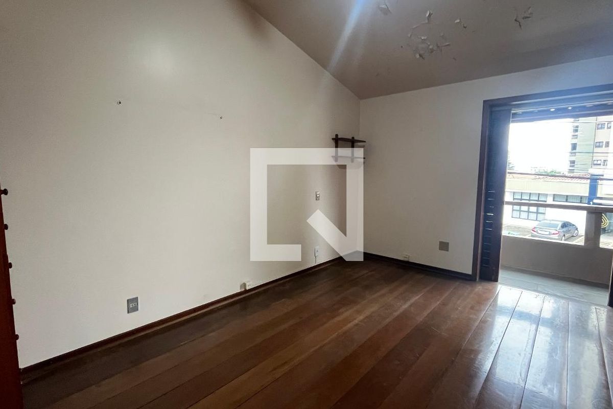 Casa à Venda - Guanabara, 5 Quartos,  345 m2 em , Campinas - sp | SoloBR