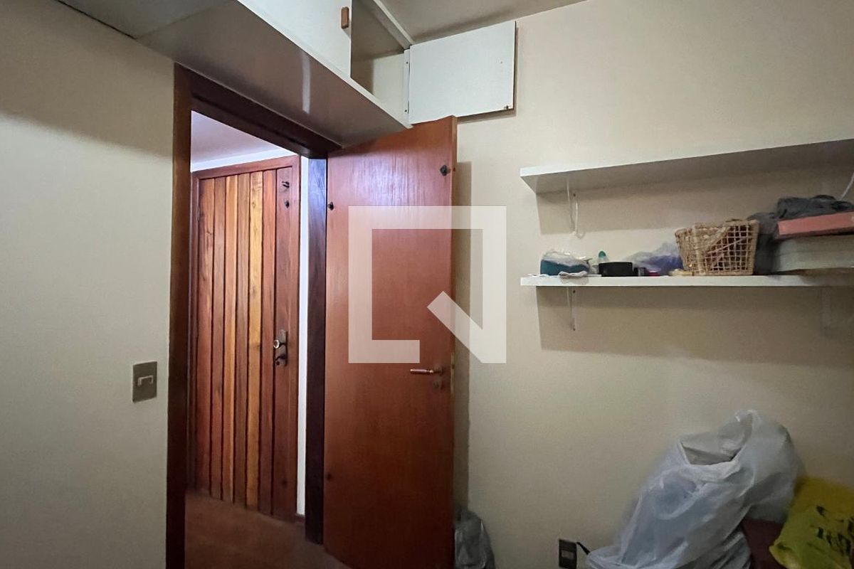 Casa à Venda - Guanabara, 5 Quartos,  345 m2 em , Campinas - sp | SoloBR