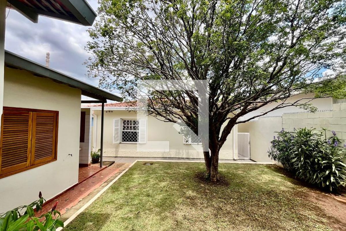 Casa à Venda - Guanabara, 3 Quartos,  250 m2 em , Campinas - sp | SoloBR