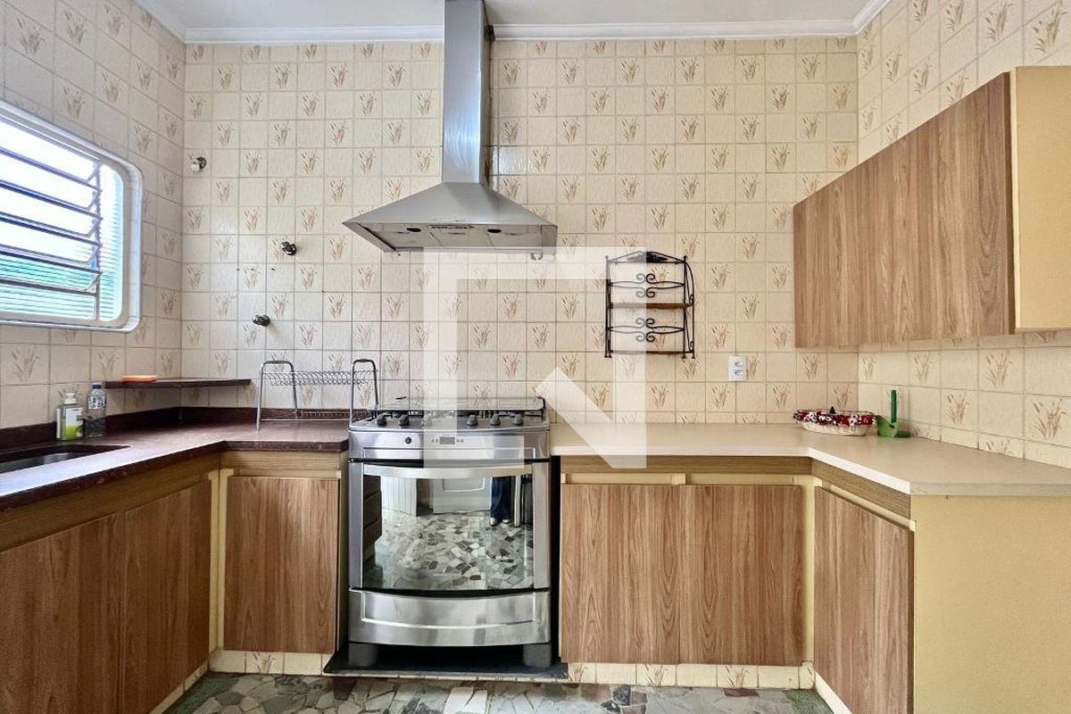 Casa à Venda - Guanabara, 3 Quartos,  250 m2 em , Campinas - sp | SoloBR