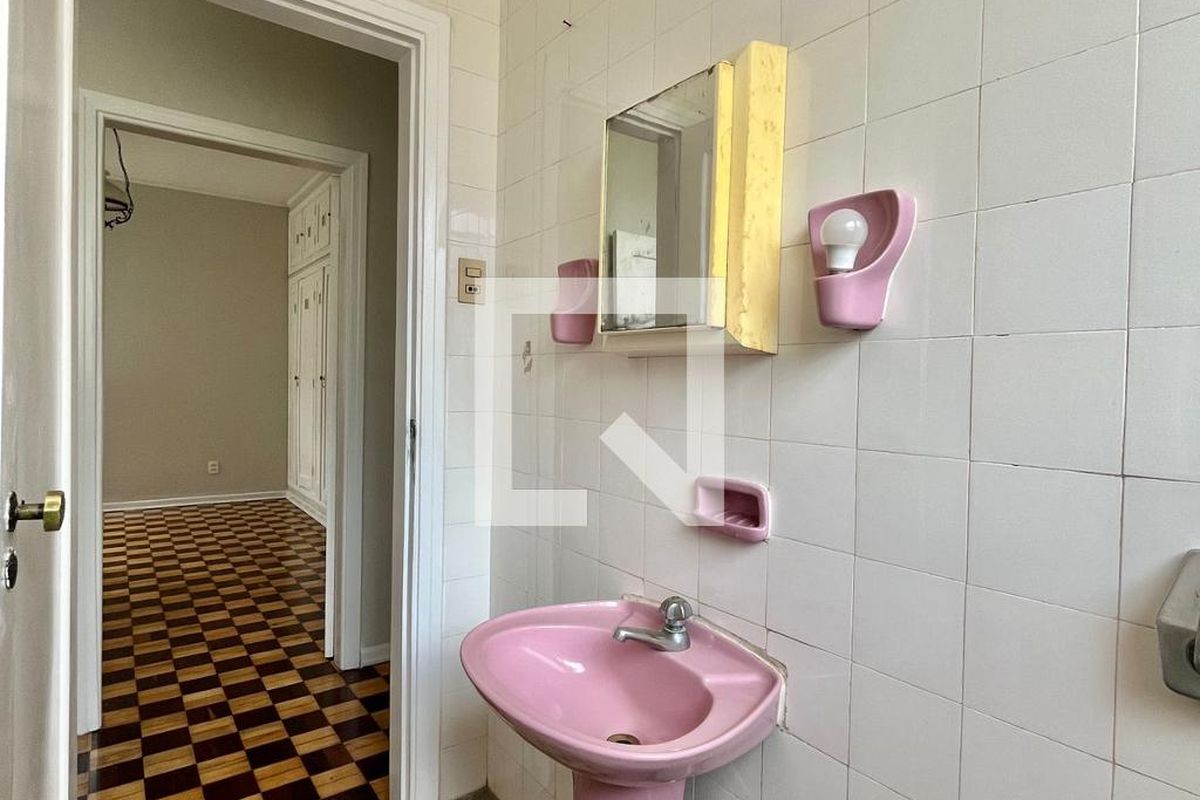 Casa à Venda - Guanabara, 3 Quartos,  250 m2 em , Campinas - sp | SoloBR
