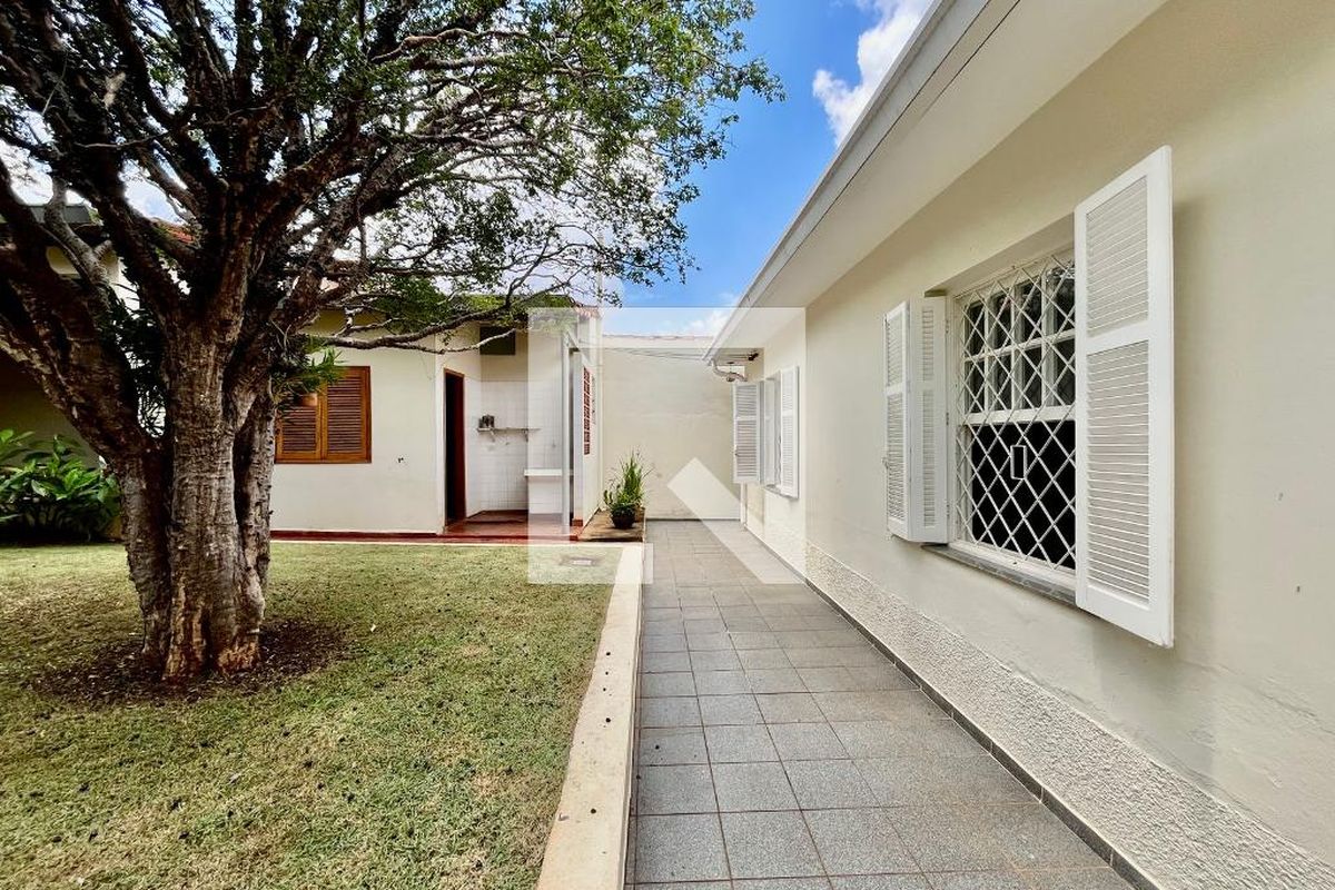Casa à Venda - Guanabara, 3 Quartos,  250 m2 em , Campinas - sp | SoloBR