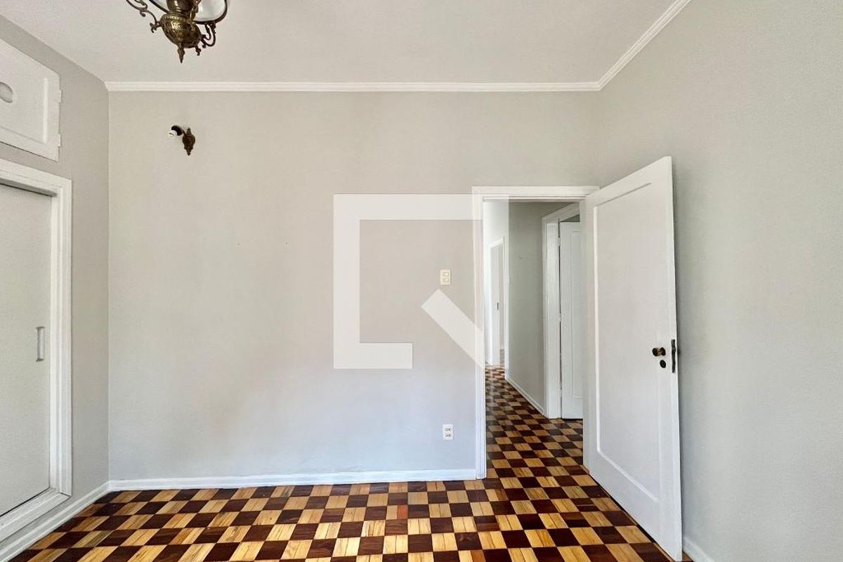 Casa à Venda - Guanabara, 3 Quartos,  250 m2 em , Campinas - sp | SoloBR