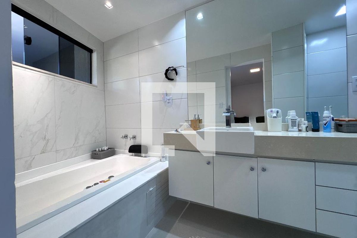 Casa, 4 quartos, 300 m² - Foto 68
