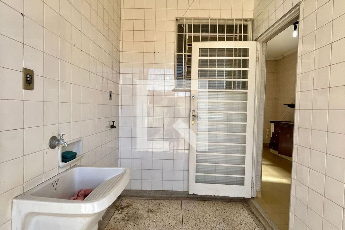 Casa à Venda - Bosque, 3 Quartos,  328 m2 em , Campinas - sp | SoloBR
