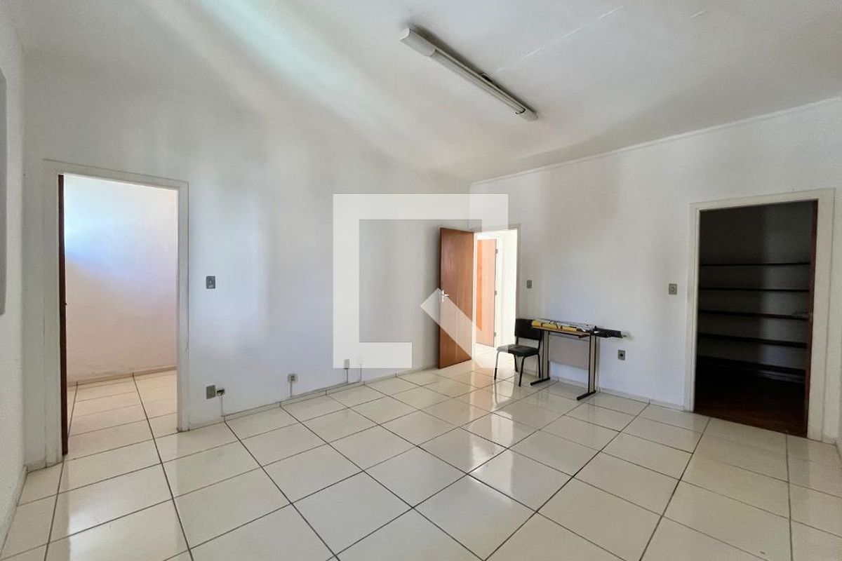 Casa à Venda - Bosque, 3 Quartos,  328 m2 em , Campinas - sp | SoloBR