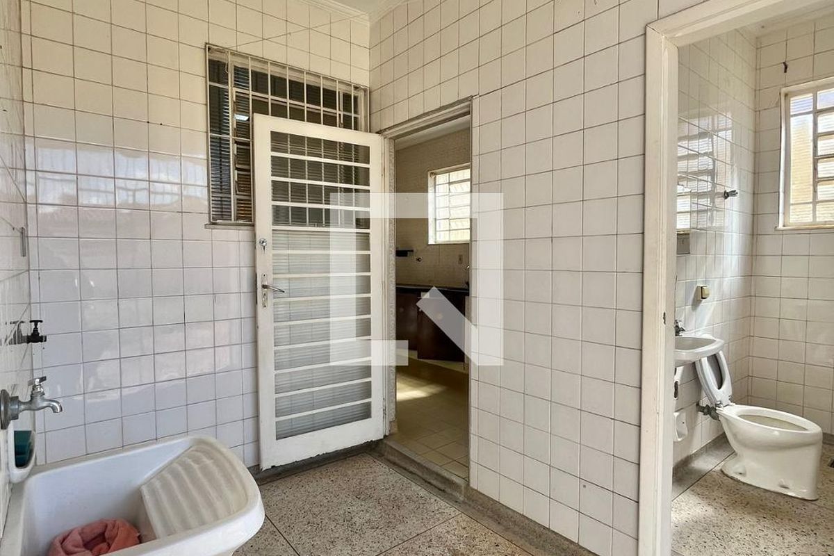 Casa à Venda - Bosque, 3 Quartos,  328 m2 em , Campinas - sp | SoloBR