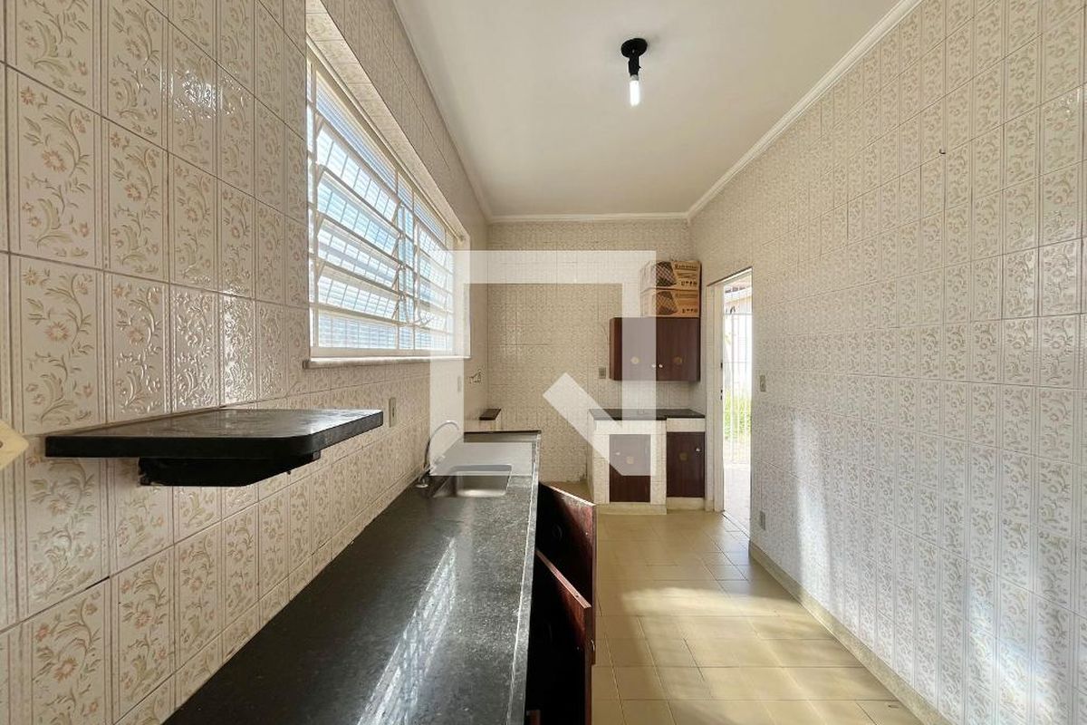 Casa à Venda - Bosque, 3 Quartos,  328 m2 em , Campinas - sp | SoloBR