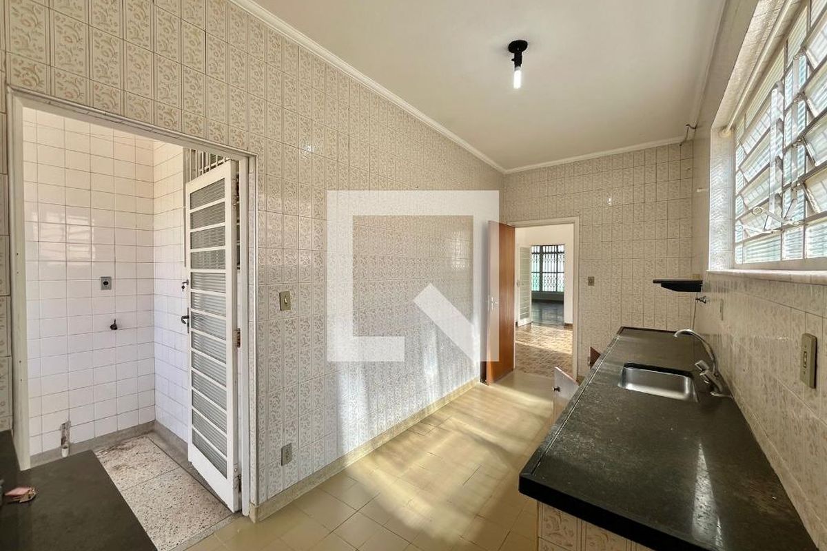 Casa à Venda - Bosque, 3 Quartos,  328 m2 em , Campinas - sp | SoloBR