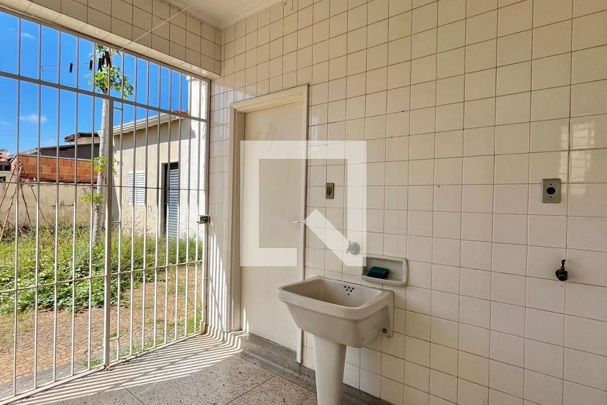 Casa à Venda - Bosque, 3 Quartos,  328 m2 em , Campinas - sp | SoloBR