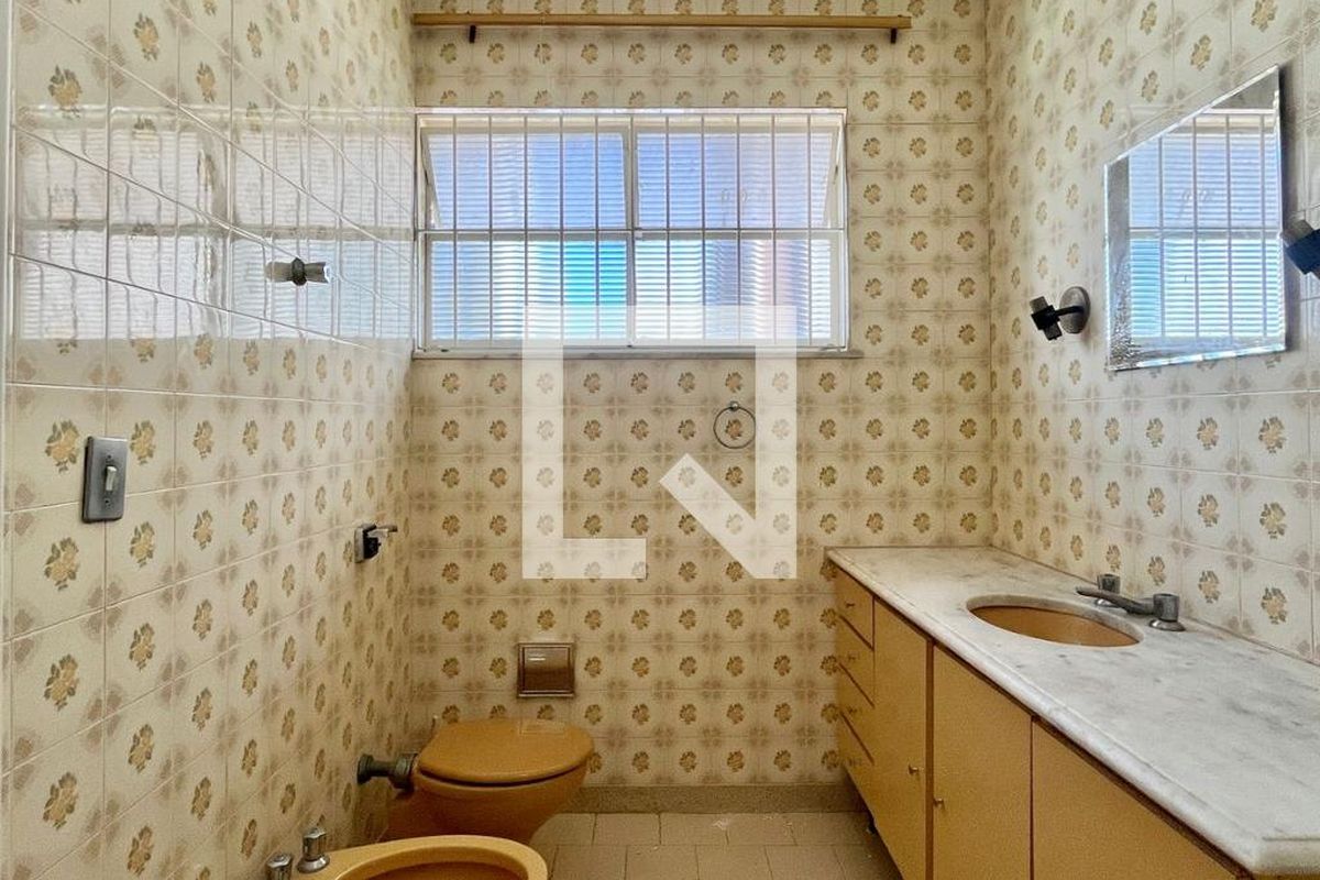 Casa à Venda - Bosque, 3 Quartos,  328 m2 em , Campinas - sp | SoloBR