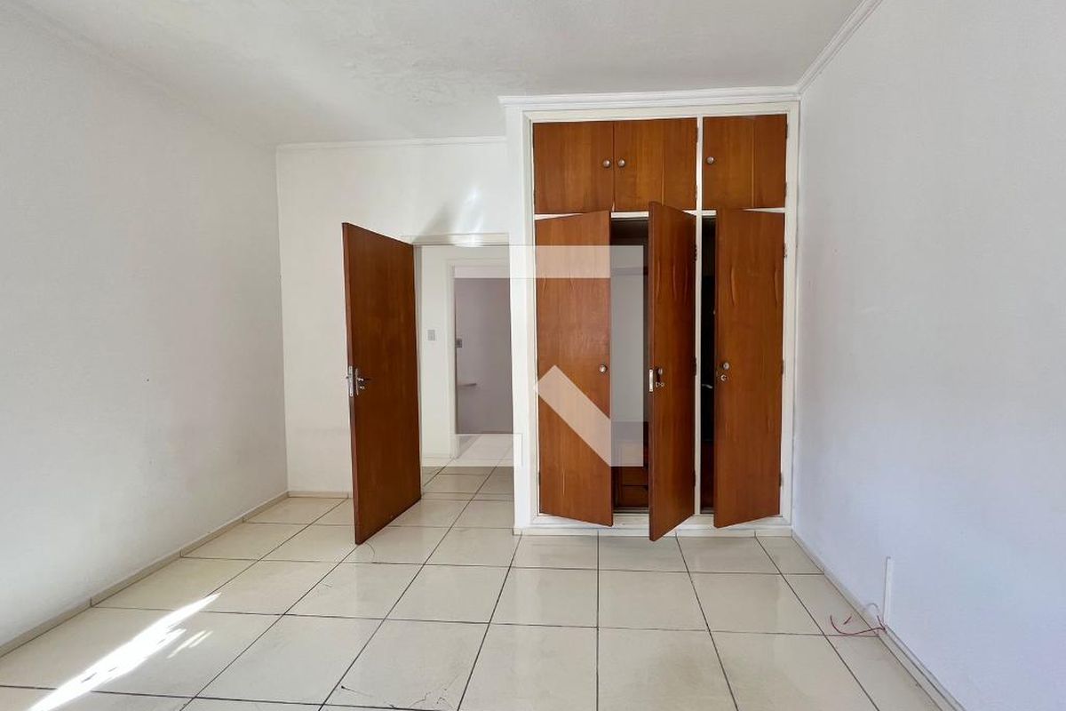 Casa à Venda - Bosque, 3 Quartos,  328 m2 em , Campinas - sp | SoloBR