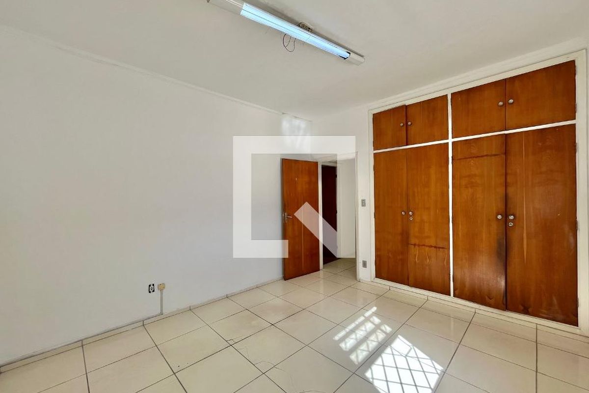 Casa à Venda - Bosque, 3 Quartos,  328 m2 em , Campinas - sp | SoloBR