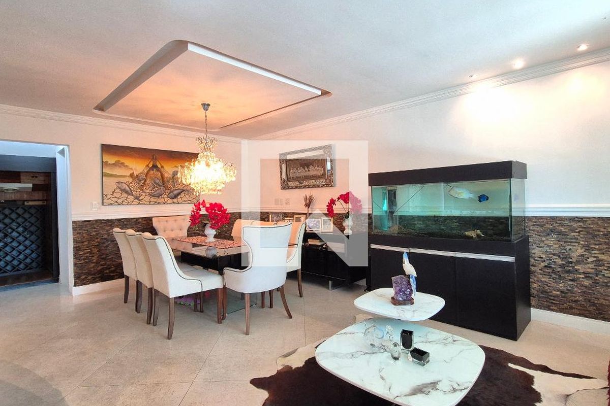 Casa, 5 quartos, 263 m² - Foto 2
