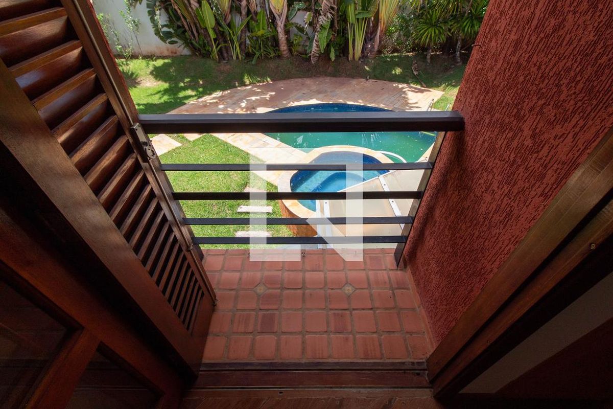 Casa à Venda - Lot. Alphaville Campinas, 4 Quartos,  370 m2 em , Campinas - sp | SoloBR