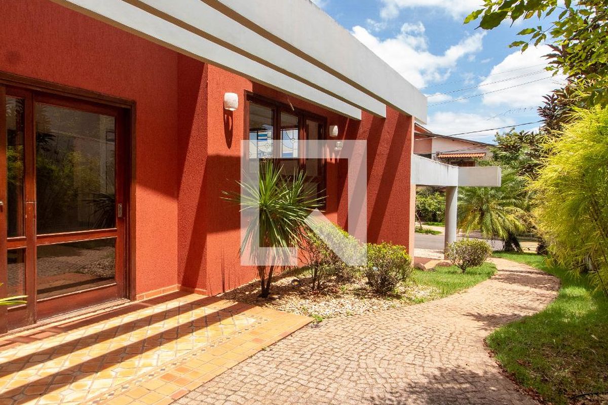 Casa à Venda - Lot. Alphaville Campinas, 4 Quartos,  370 m2 em , Campinas - sp | SoloBR