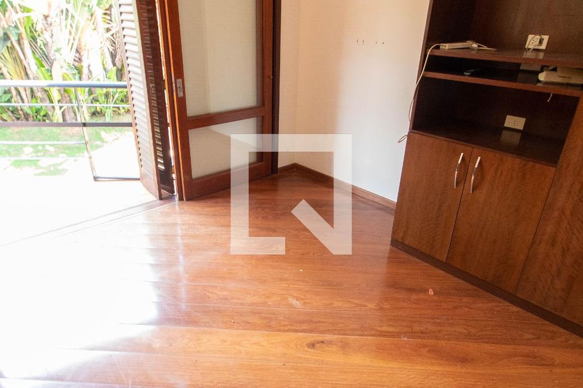Casa à Venda - Lot. Alphaville Campinas, 4 Quartos,  370 m2 em , Campinas - sp | SoloBR