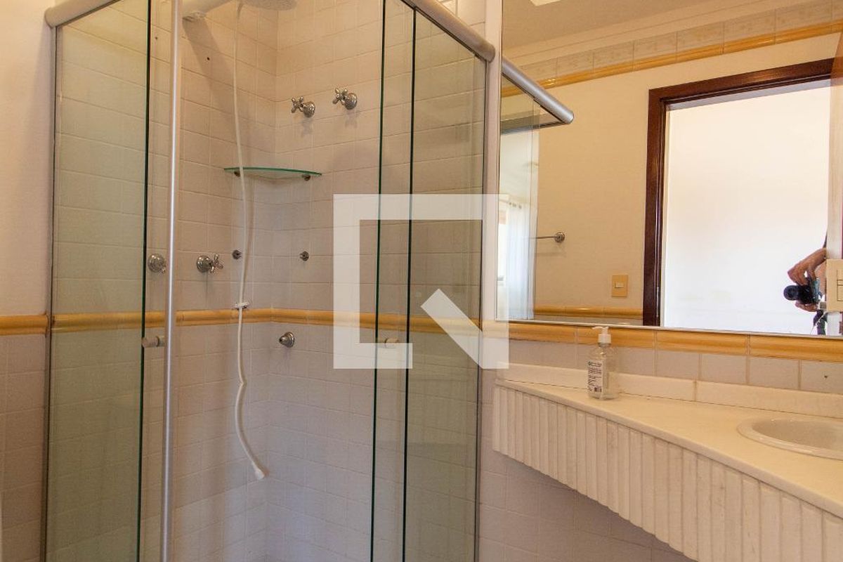 Casa à Venda - Lot. Alphaville Campinas, 4 Quartos,  370 m2 em , Campinas - sp | SoloBR
