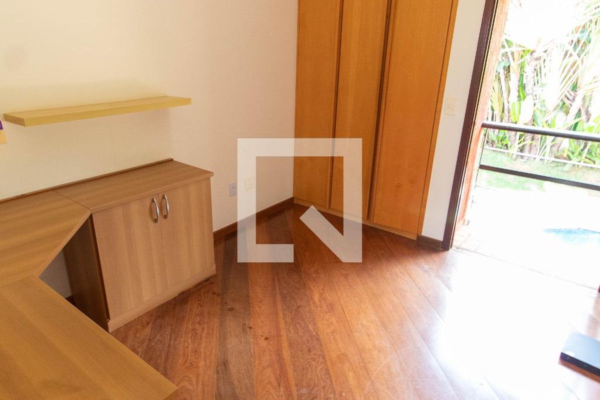 Casa à Venda - Lot. Alphaville Campinas, 4 Quartos,  370 m2 em , Campinas - sp | SoloBR