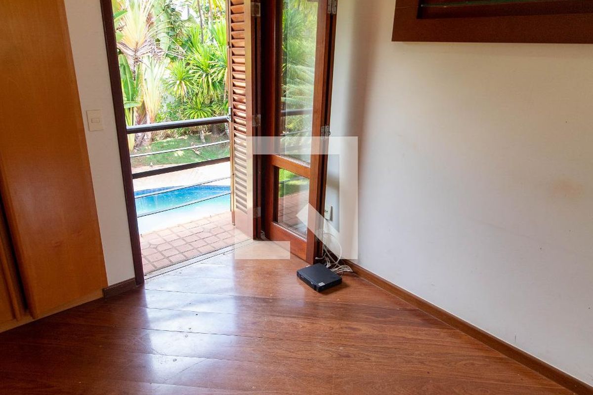 Casa à Venda - Lot. Alphaville Campinas, 4 Quartos,  370 m2 em , Campinas - sp | SoloBR