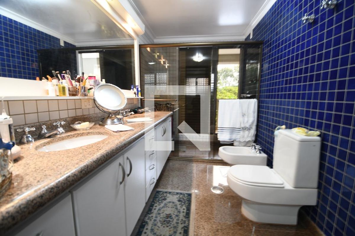 Apartamento à Venda - Jardim Flamboyant, 4 Quartos,  226 m2 em , Campinas - sp | SoloBR