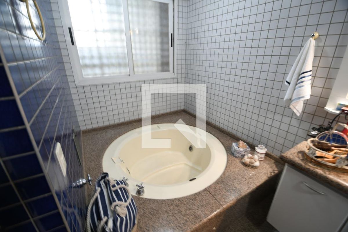 Apartamento à Venda - Jardim Flamboyant, 4 Quartos,  226 m2 em , Campinas - sp | SoloBR