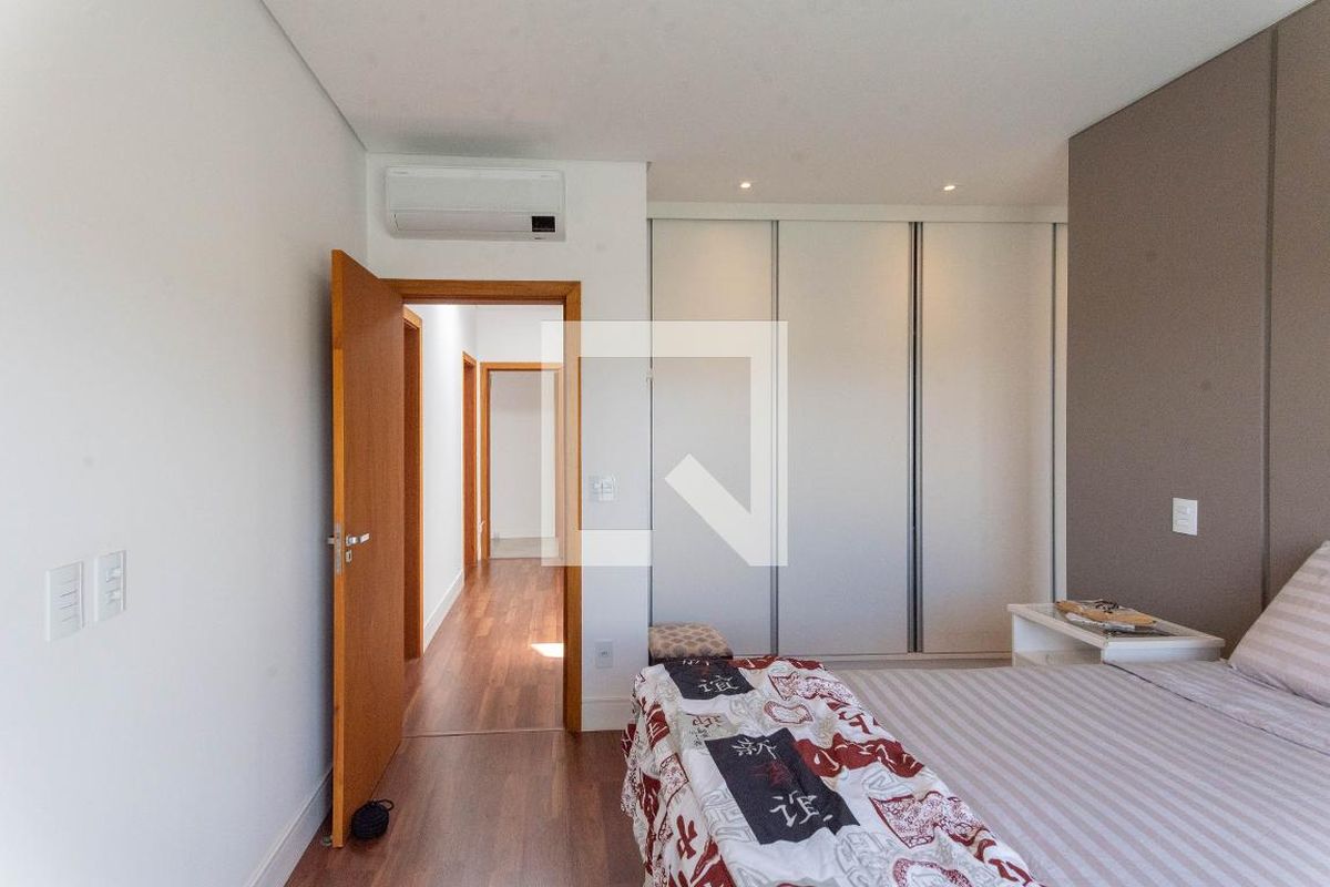 Casa à Venda - Swiss Park, 3 Quartos,  200 m2 em , Campinas - sp | SoloBR
