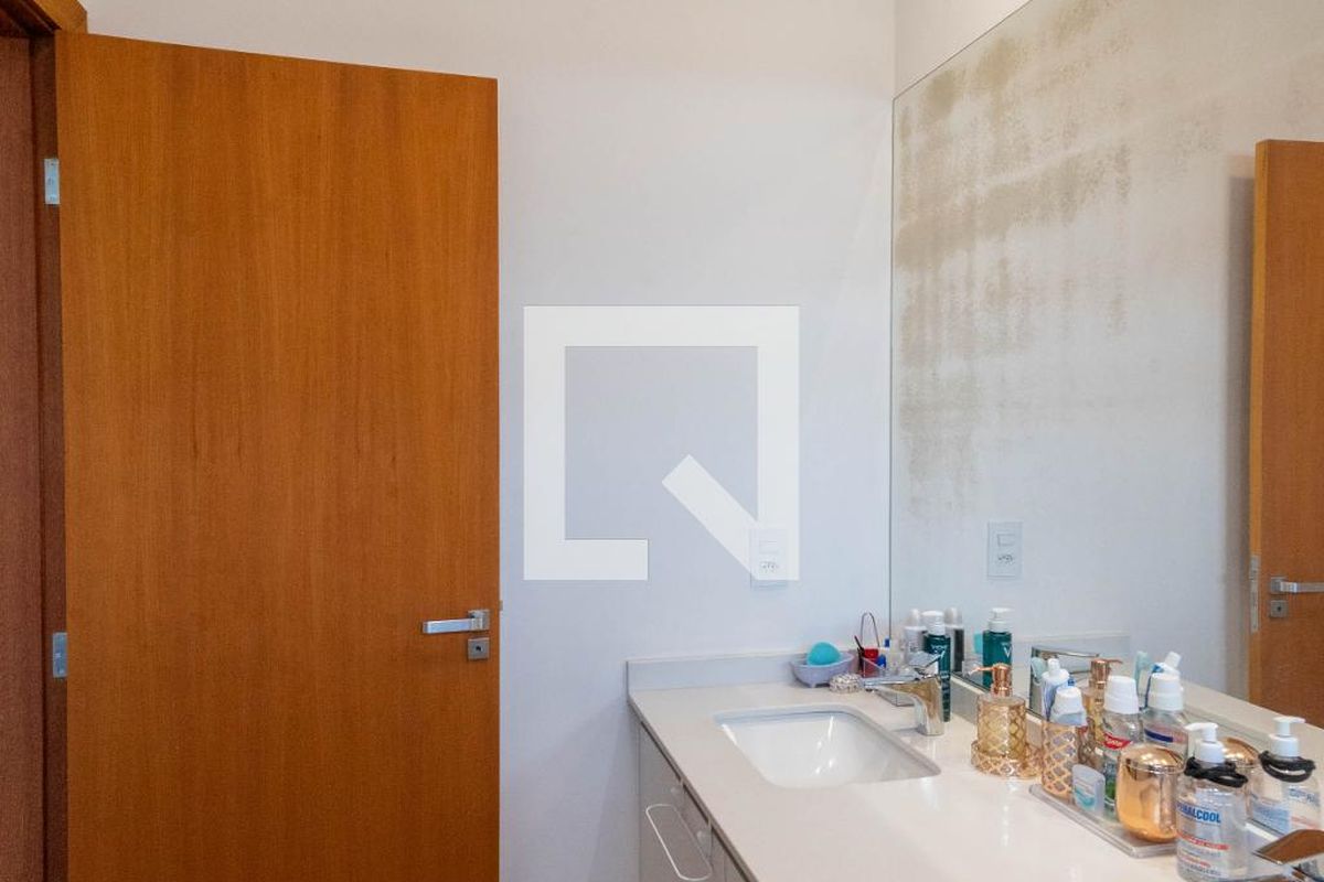 Casa à Venda - Swiss Park, 3 Quartos,  200 m2 em , Campinas - sp | SoloBR