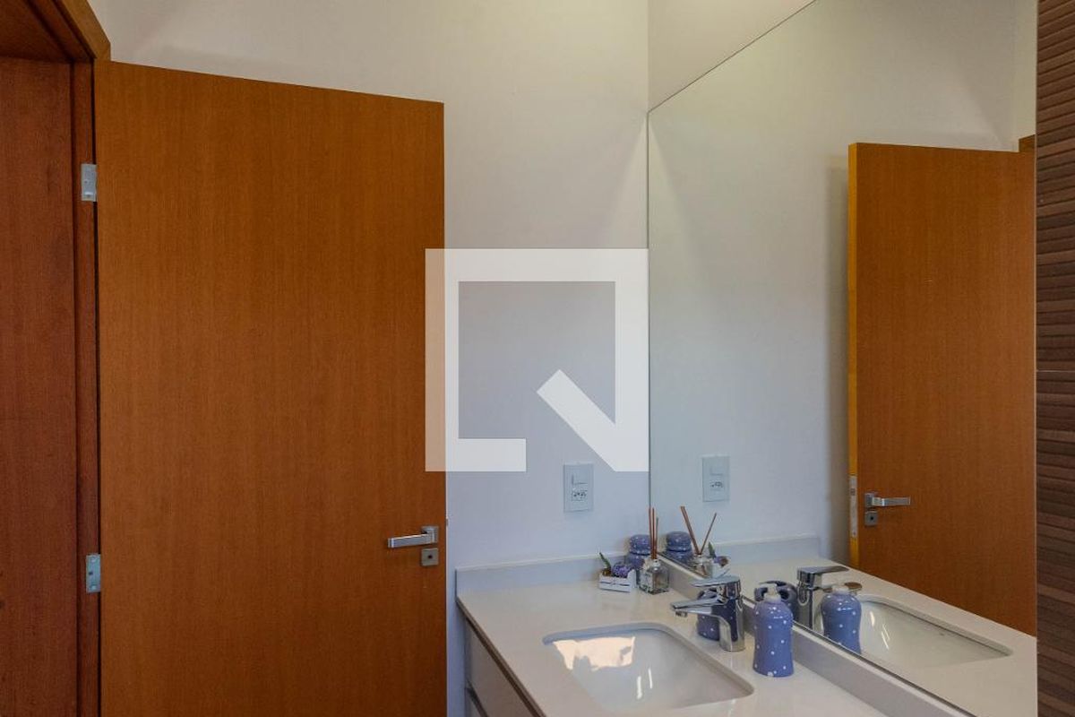 Casa à Venda - Swiss Park, 3 Quartos,  200 m2 em , Campinas - sp | SoloBR
