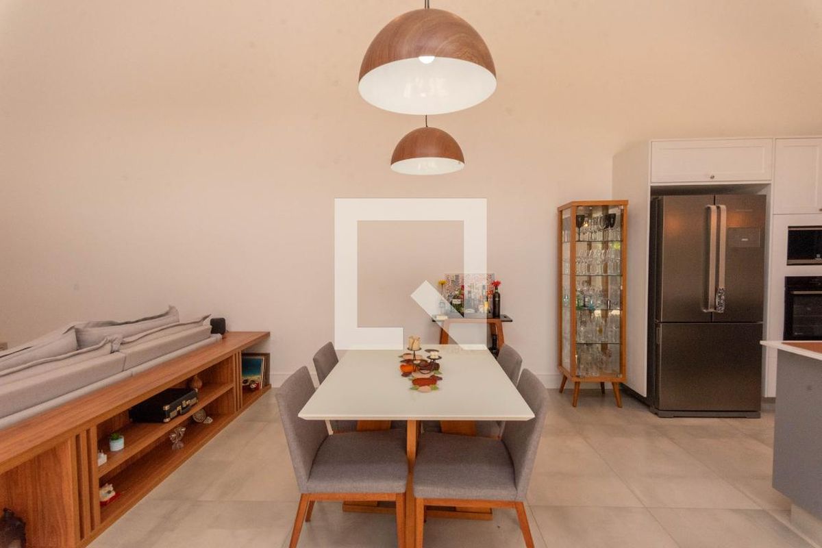 Casa à Venda - Swiss Park, 3 Quartos,  200 m2 em , Campinas - sp | SoloBR