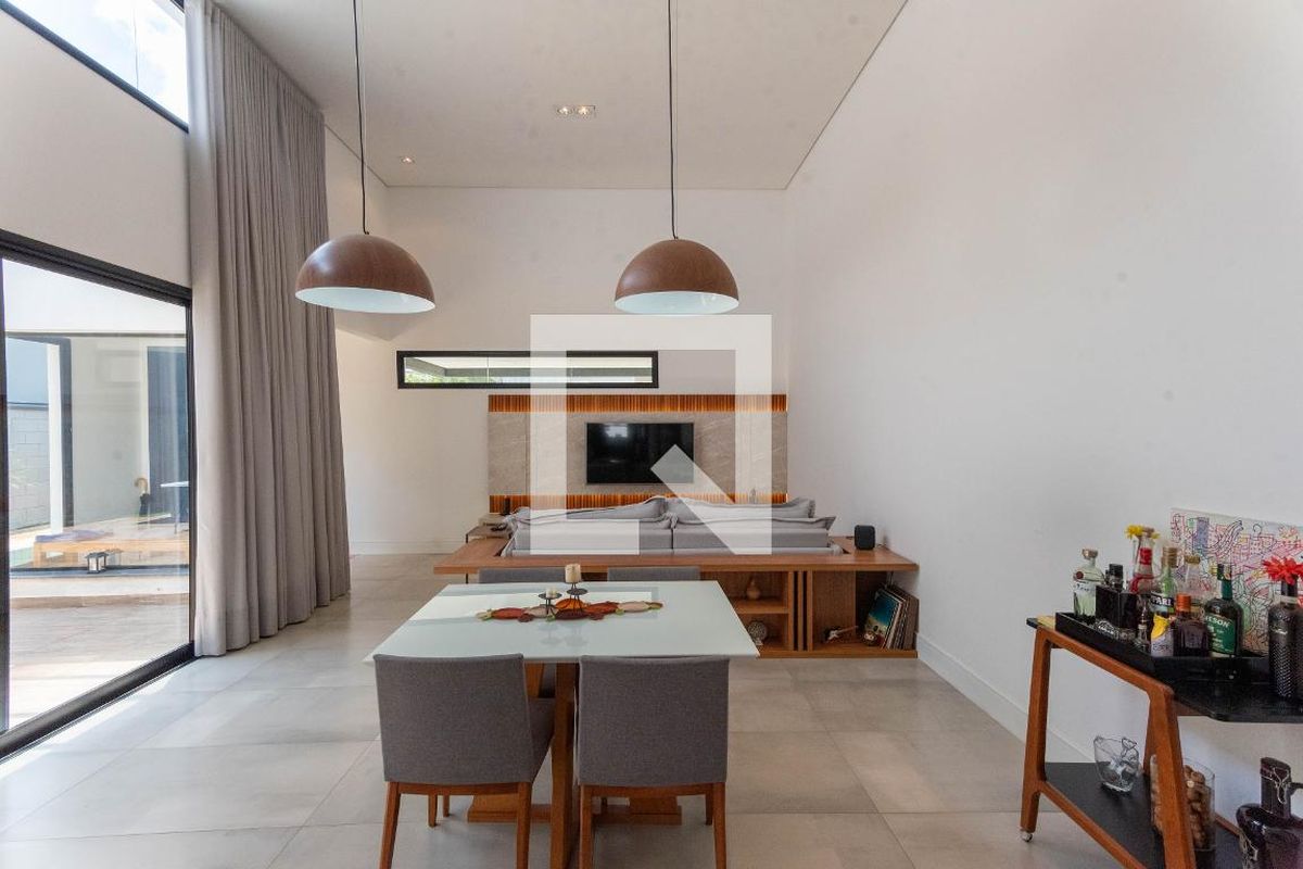 Casa à Venda - Swiss Park, 3 Quartos,  200 m2 em , Campinas - sp | SoloBR