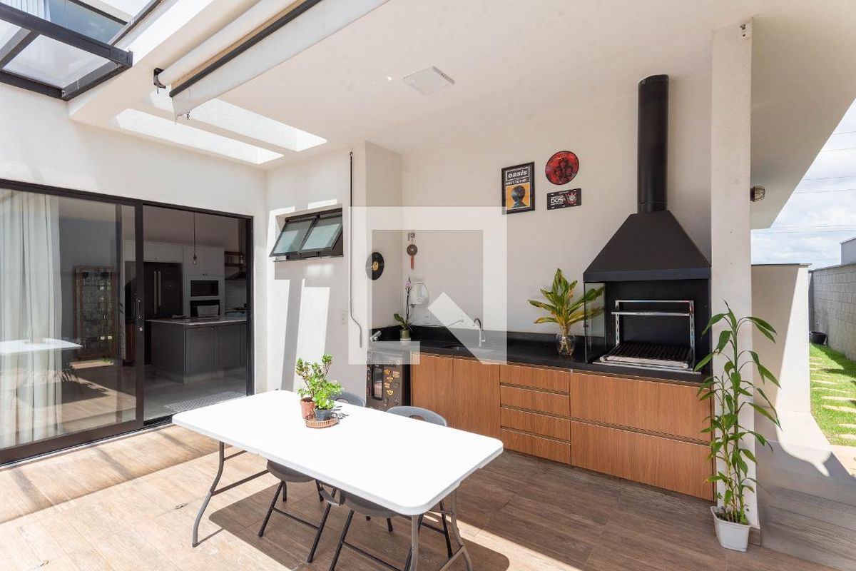 Casa à Venda - Swiss Park, 3 Quartos,  200 m2 em , Campinas - sp | SoloBR
