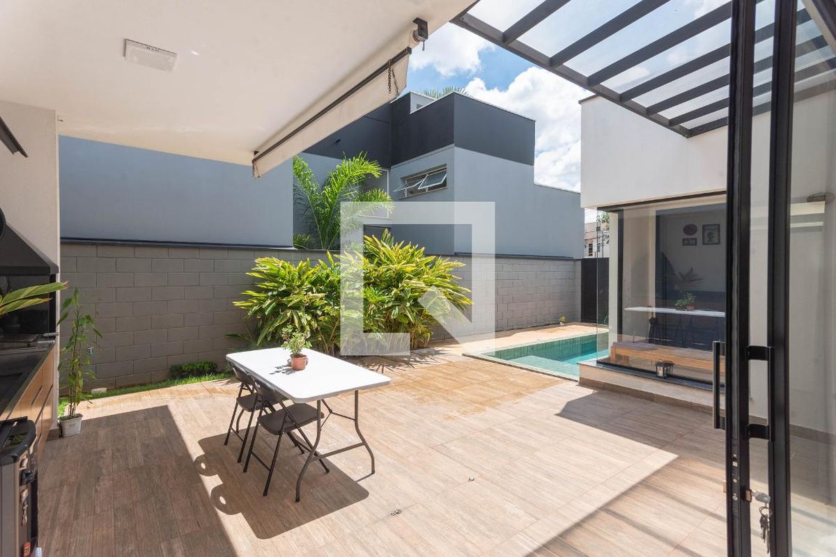 Casa à Venda - Swiss Park, 3 Quartos,  200 m2 em , Campinas - sp | SoloBR