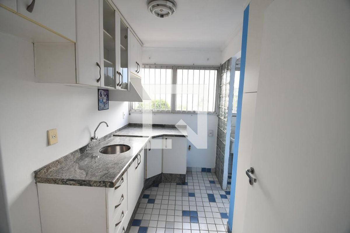 Apartamento à Venda - Bosque, 1 Quarto,  60 m2 em , Campinas - sp | SoloBR