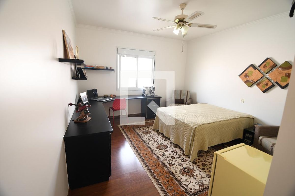 Casa à Venda - Jardim Flamboyant, 3 Quartos,  394 m2 em , Campinas - sp | SoloBR