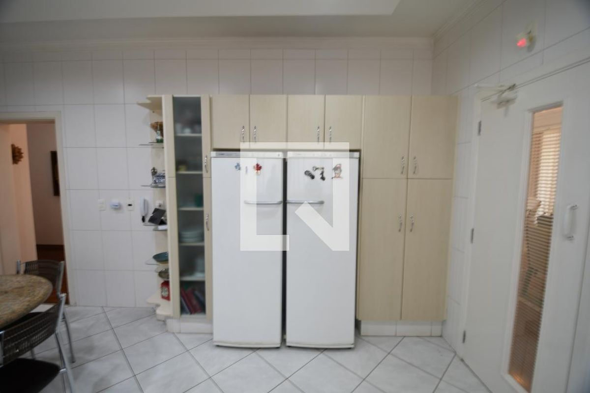 Casa à Venda - Jardim Flamboyant, 3 Quartos,  394 m2 em , Campinas - sp | SoloBR