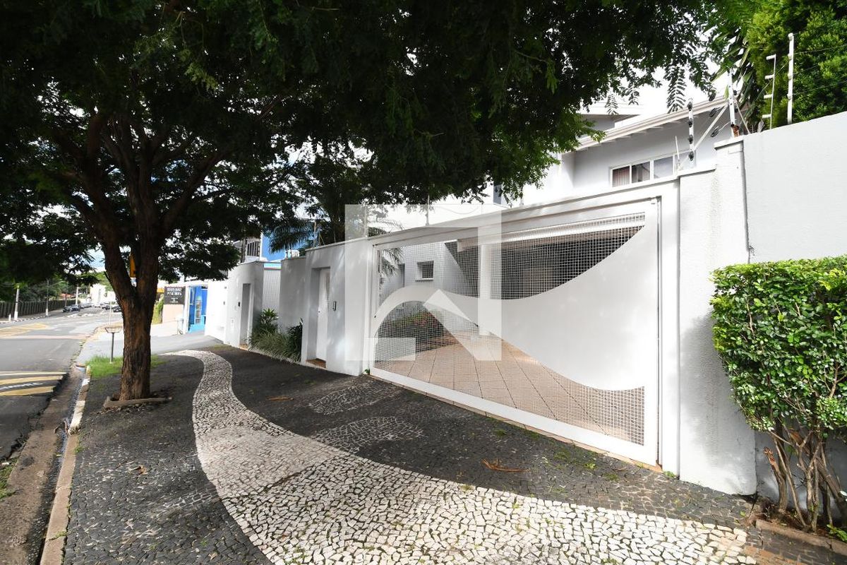 Casa à Venda - Jardim Flamboyant, 3 Quartos,  394 m2 em , Campinas - sp | SoloBR