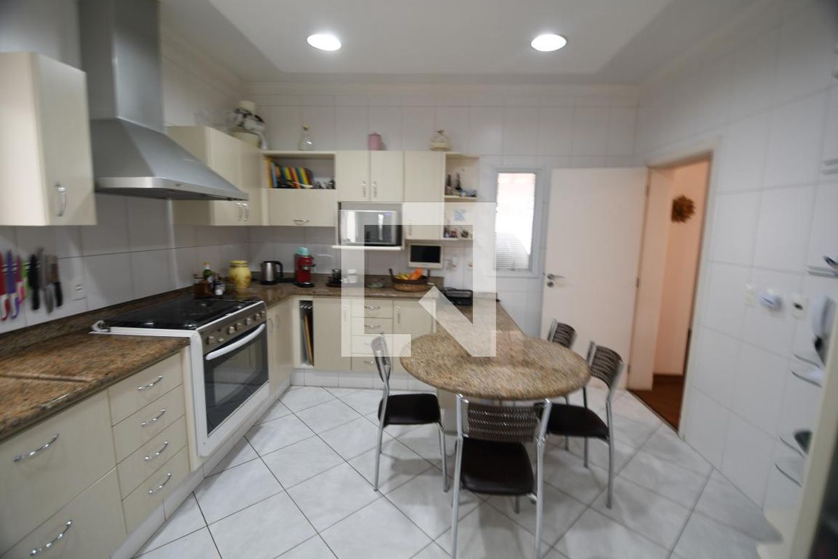 Casa à Venda - Jardim Flamboyant, 3 Quartos,  394 m2 em , Campinas - sp | SoloBR